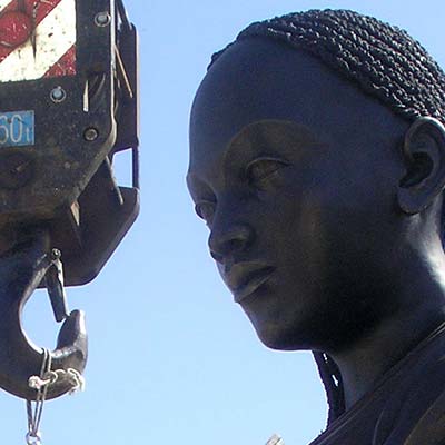 Trasporto statua Madame Africa